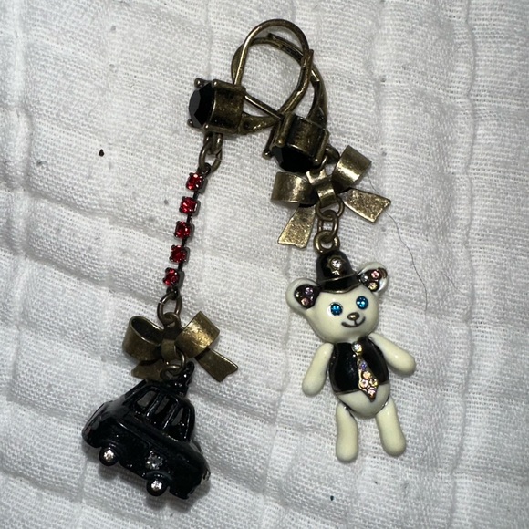 ADORABLE & RARE Betsey Johnson Police Officer Bear and Cop Car Earrings - Picture 2 of 5